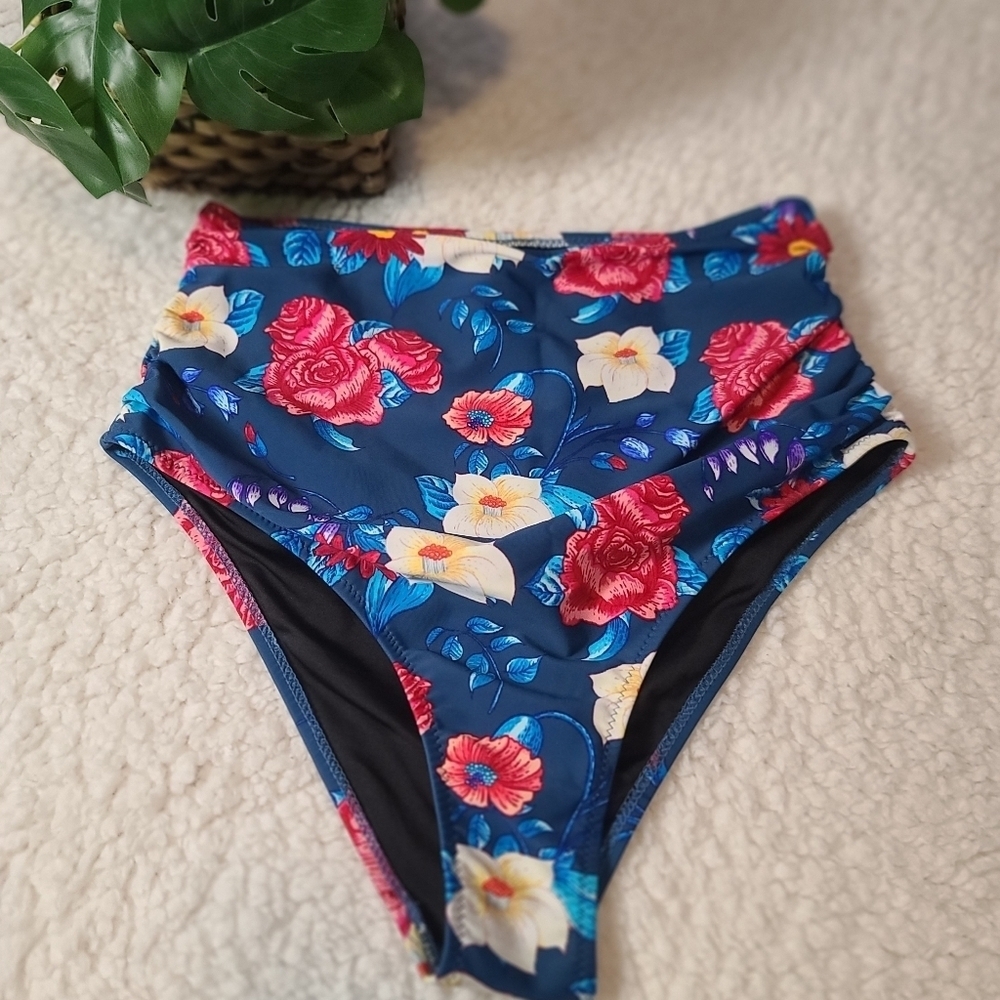 CUPSHE high waist swim bottom